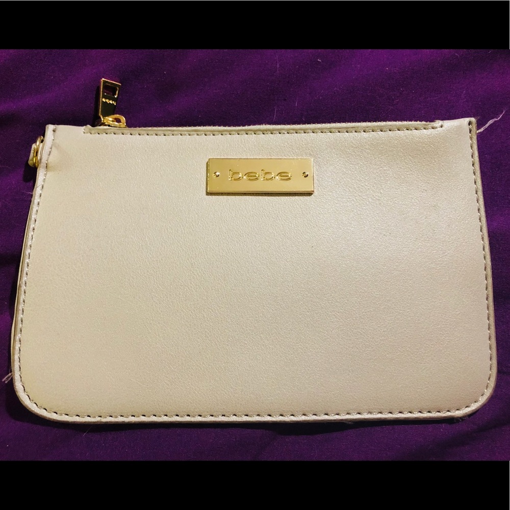 BEBE FLAT CLUTCH, Ivory🥇🥇